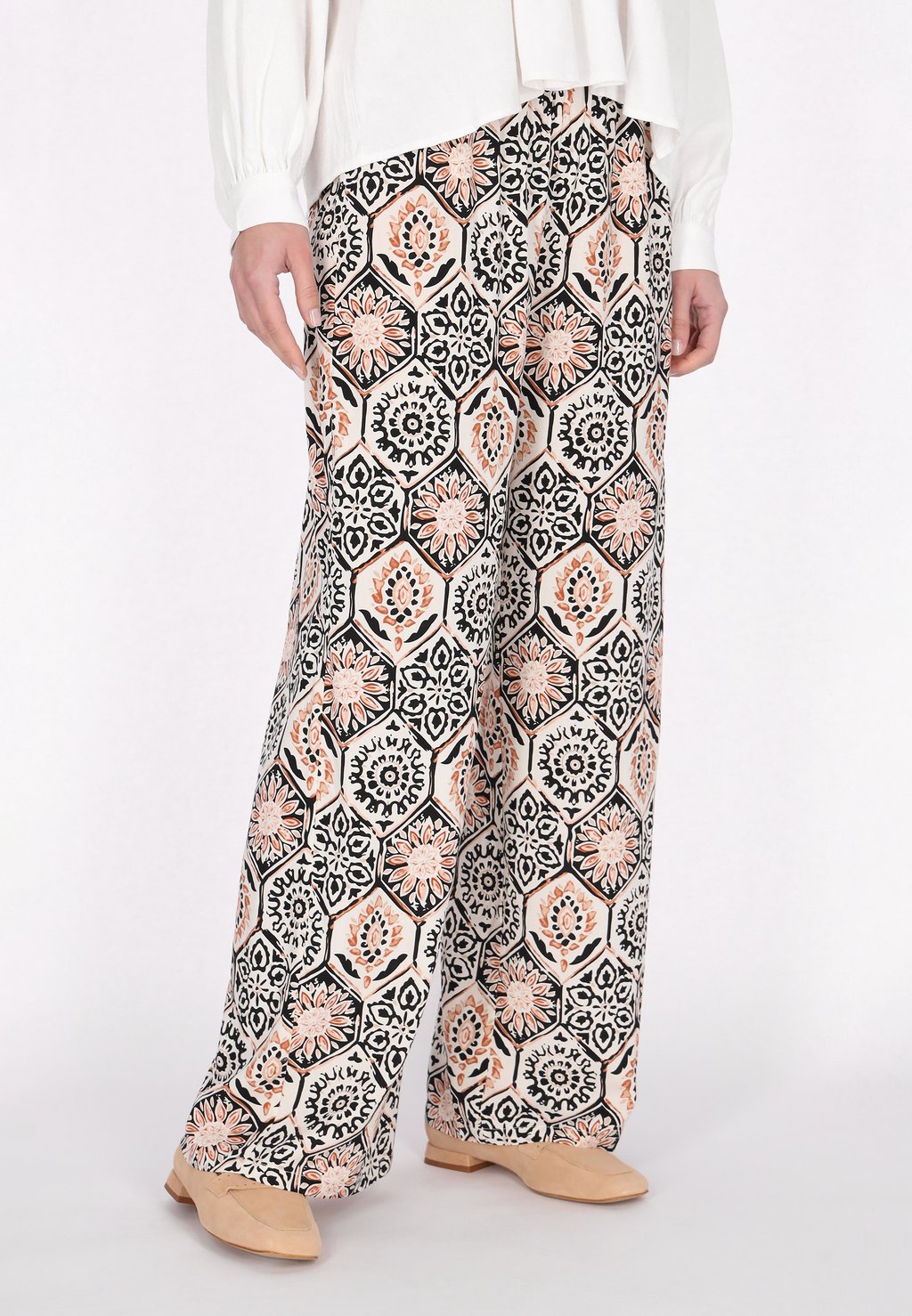 Брюки usha, черный
Брюки usha, черный