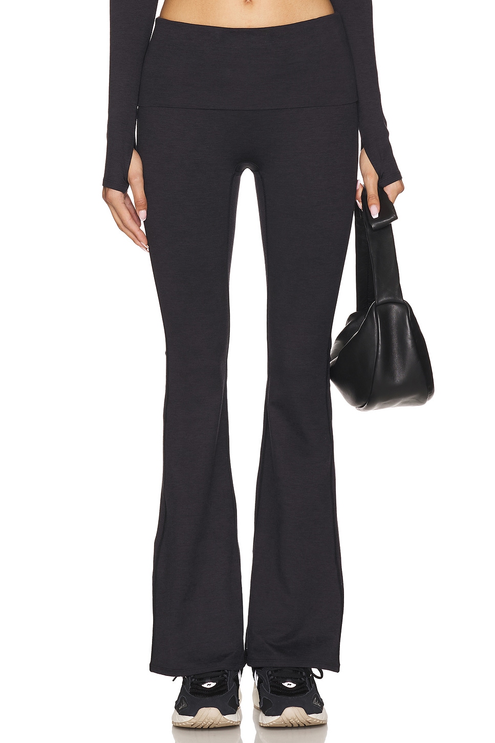 Брюки Loungewell monte с отворотом Wellbeing + Beingwell, quiet grey heather
Брюки Loungewell monte с отворотом Wellbeing + Beingwell, quiet grey heather