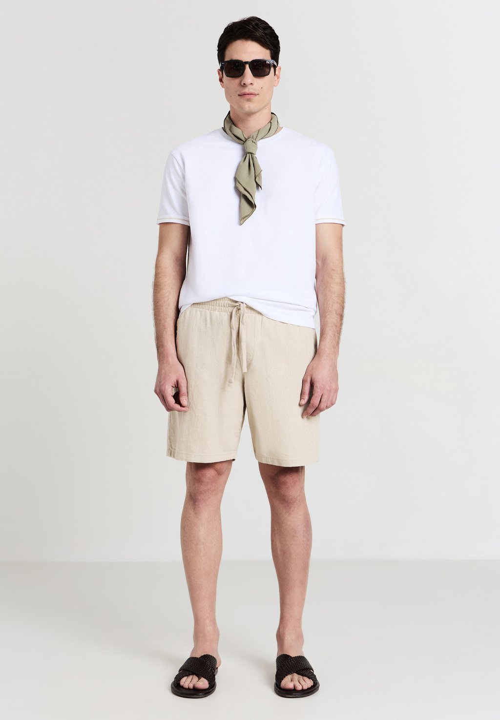 Базовая футболка Calliope, слоновая кость
Базовая футболка Calliope, слоновая кость