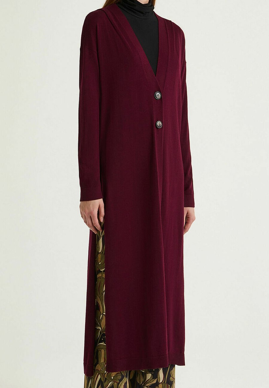 Кардиган Maliparmi THE WORLD, Must/Dark Red
Кардиган Maliparmi THE WORLD, Must/Dark Red