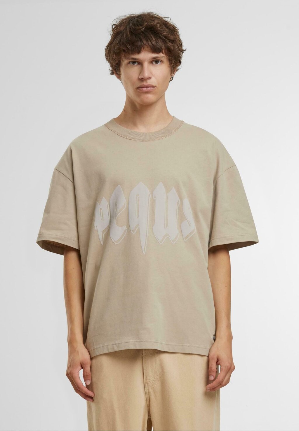 Футболка с принтом PEQUS, бежевый
Футболка с принтом PEQUS, бежевый