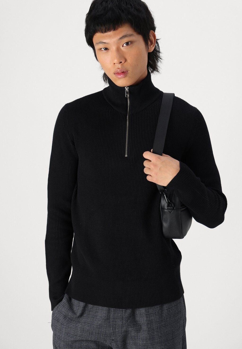 Брюки JPSTKANE JJEDWIN Jack & Jones PREMIUM, черный
Брюки JPSTKANE JJEDWIN Jack & Jones PREMIUM, черный