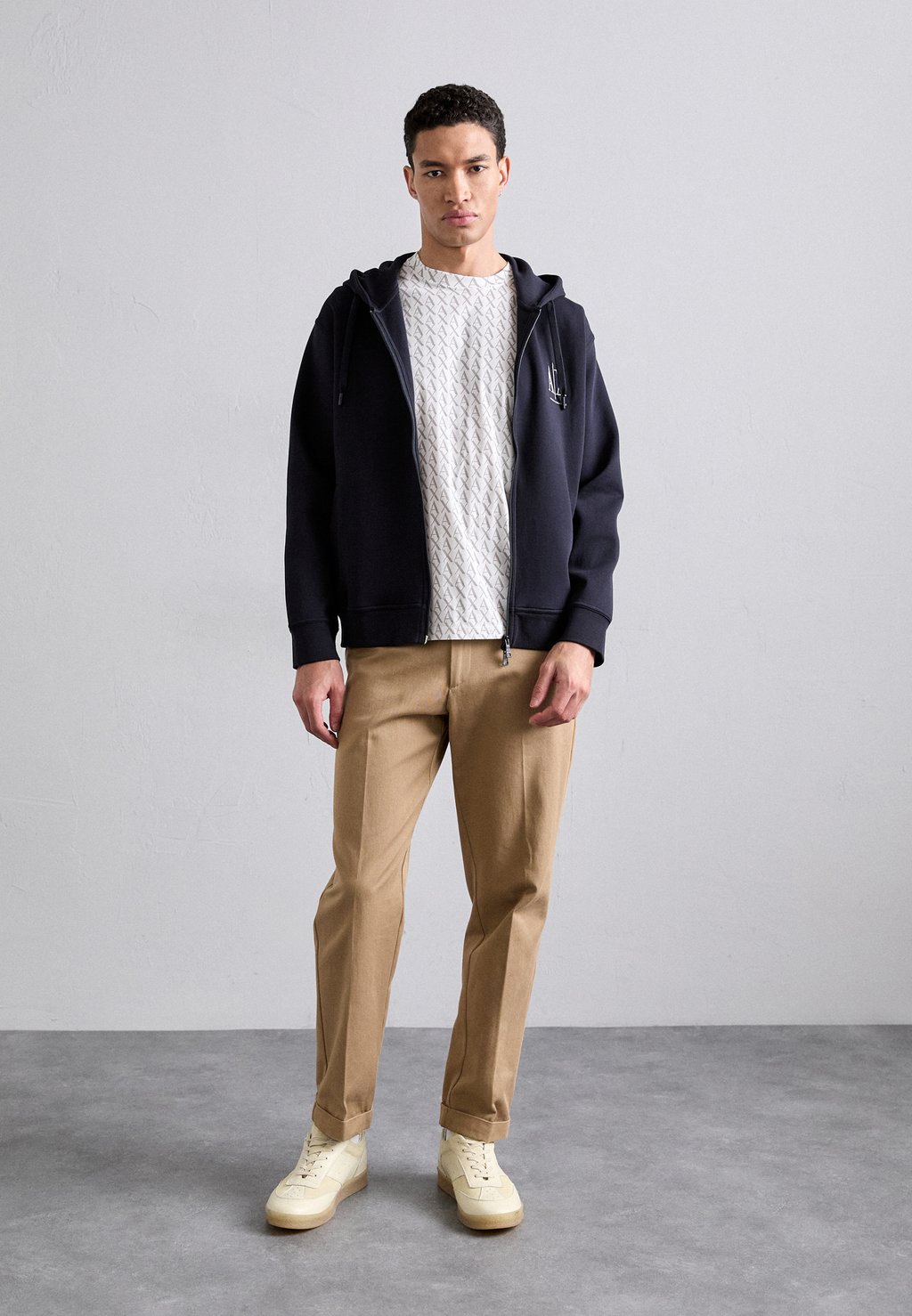 Толстовка на молнии Armani Exchange, темно-синий
Толстовка на молнии Armani Exchange, темно-синий