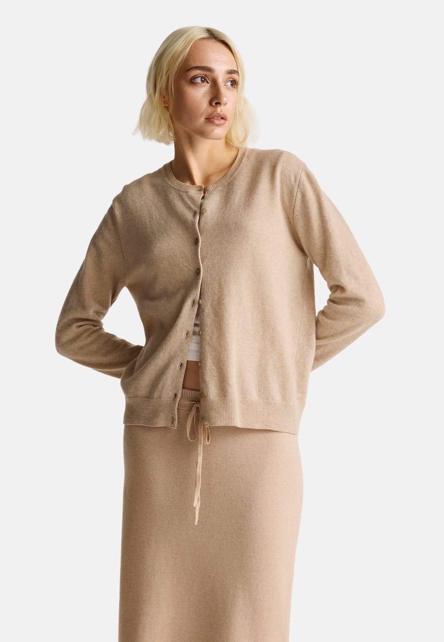 Кардиган United Colors of Benetton Cardigan, Beige
Кардиган United Colors of Benetton Cardigan, Beige
