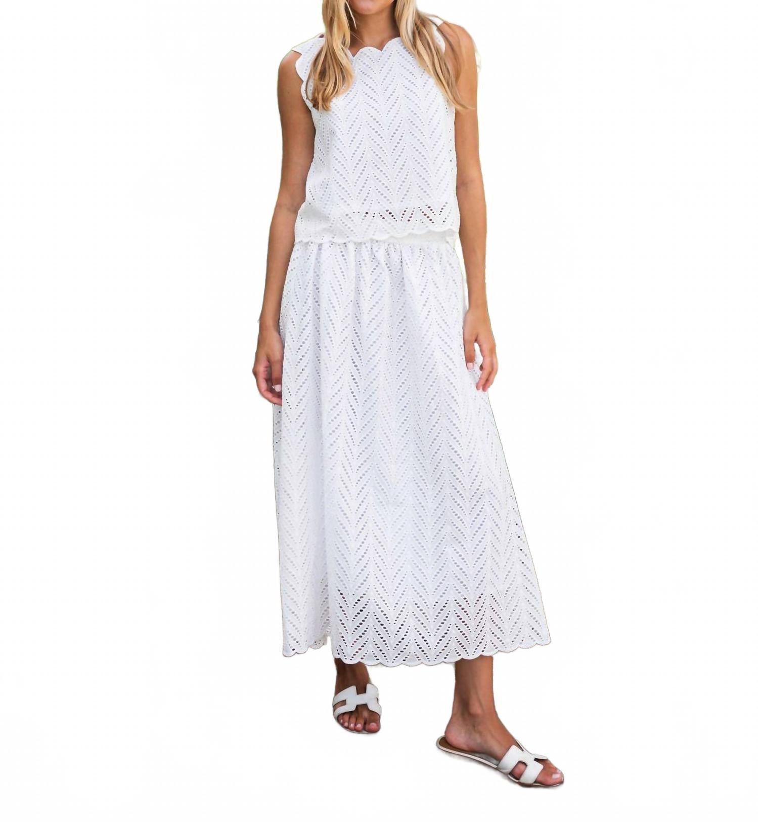 Scalloped Tunic Top In White Sail to Sable
Scalloped Tunic Top In White Sail to Sable