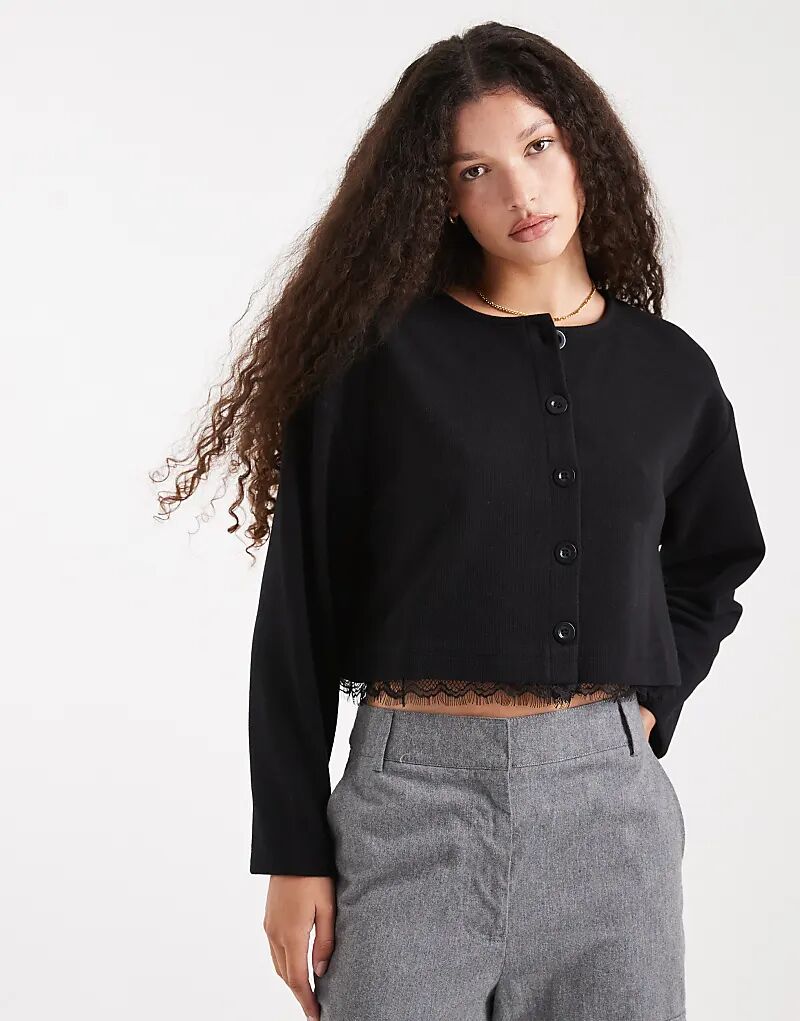 Мягкий кардиган Miss Selfridge в рубчик, застегивающийся на пуговицы, с кружевной отделкой
Мягкий кардиган Miss Selfridge в рубчик, застегивающийся на пуговицы, с кружевной отделкой