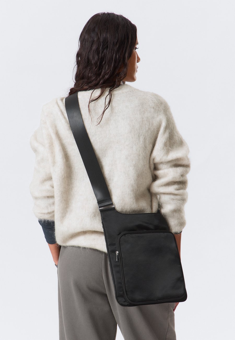 Сумка кросс-боди Weekday CROSSBODY BAG, Black
Сумка кросс-боди Weekday CROSSBODY BAG, Black