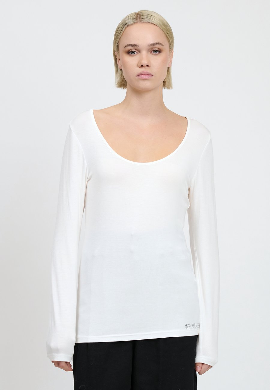 Топ INFLUENCER U-NECK, Milk/White
Топ INFLUENCER U-NECK, Milk/White