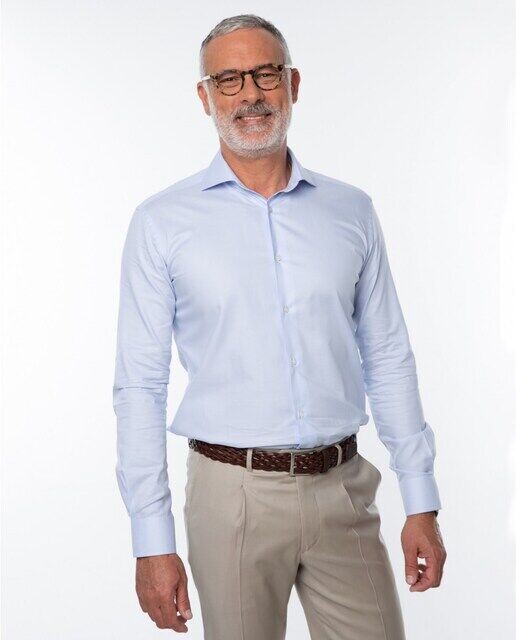 Мягкая облегающая мужская рубашка из хлопка Wickett Jones, светло-синий
Мягкая облегающая мужская рубашка из хлопка Wickett Jones, светло-синий