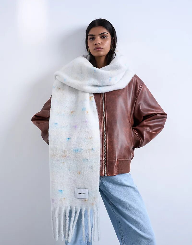 Шарф-плед Topshop Sydney в оттенке «бежевый»
Шарф-плед Topshop Sydney в оттенке «бежевый»