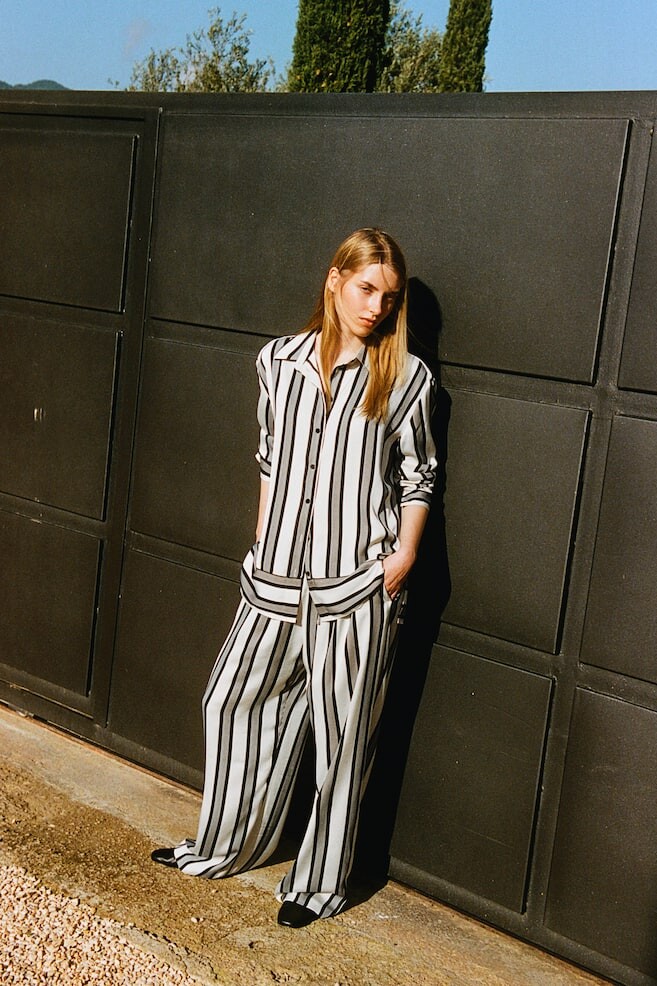 Широкие брюки с завязками H&M, мультиколор
Широкие брюки с завязками H&M, мультиколор