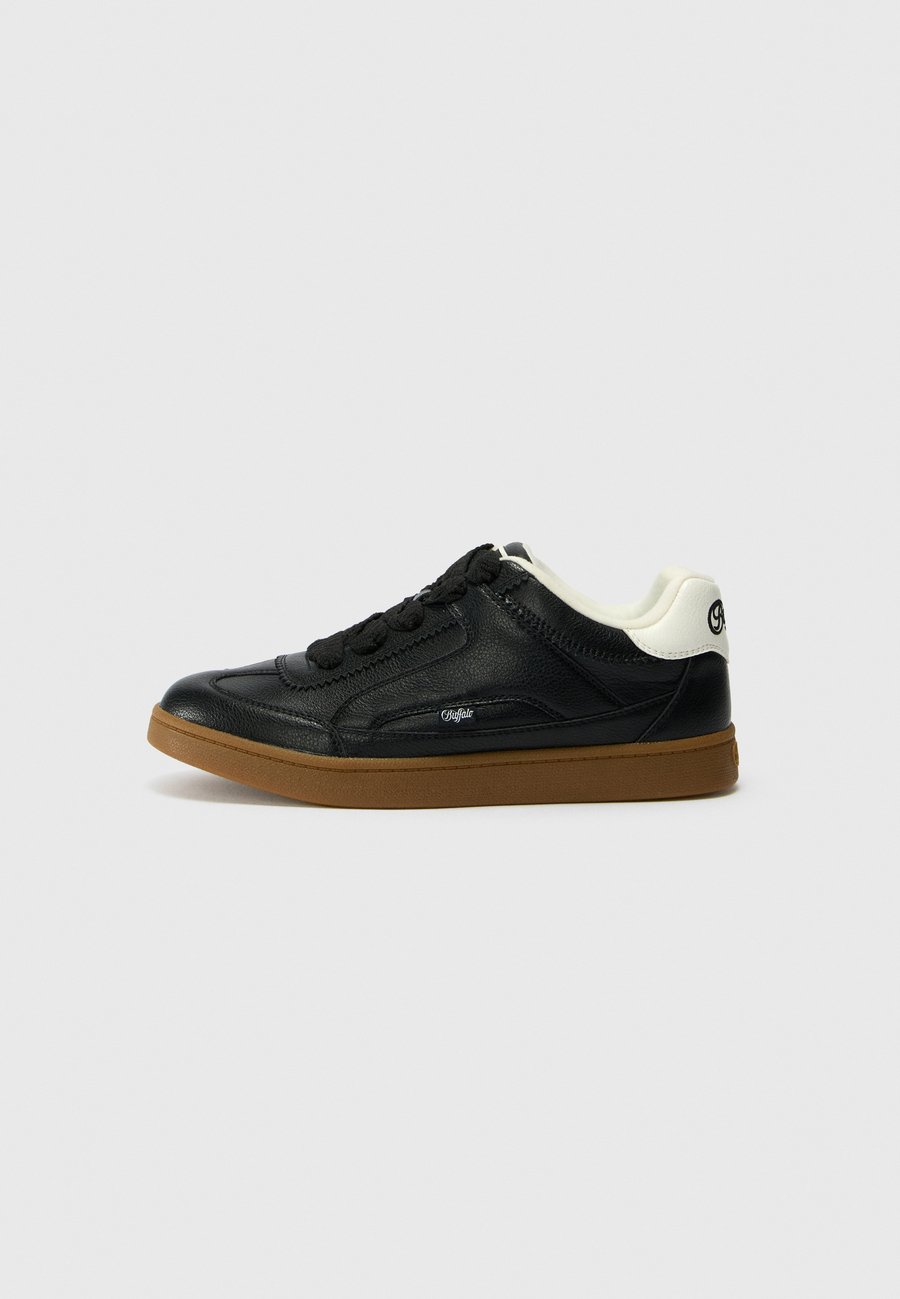 Кроссовки Buffalo LIBERTY ONE, Black/White/Black
Кроссовки Buffalo LIBERTY ONE, Black/White/Black