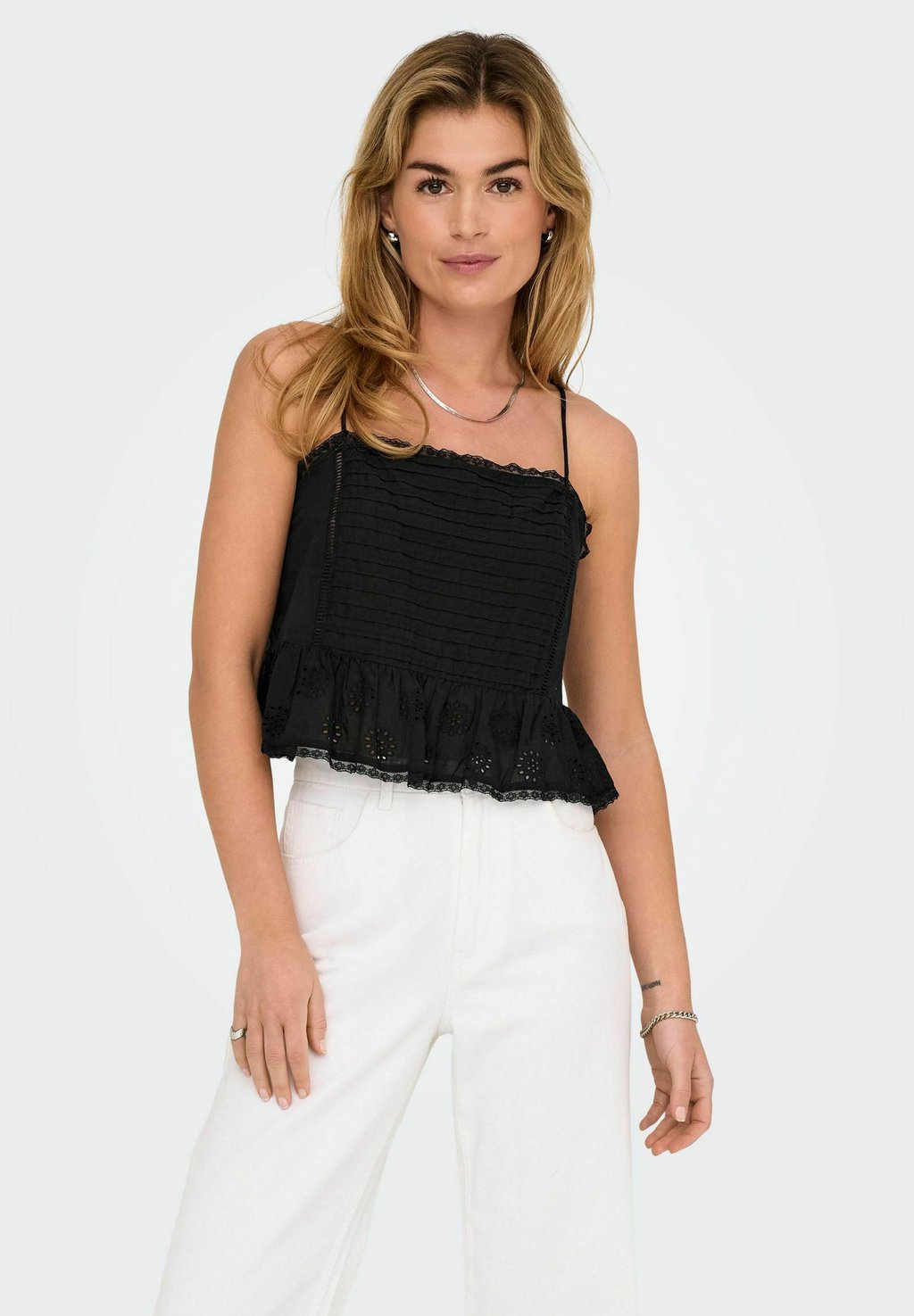 Топ ONLJULANE ONLY, черный
Топ ONLJULANE ONLY, черный