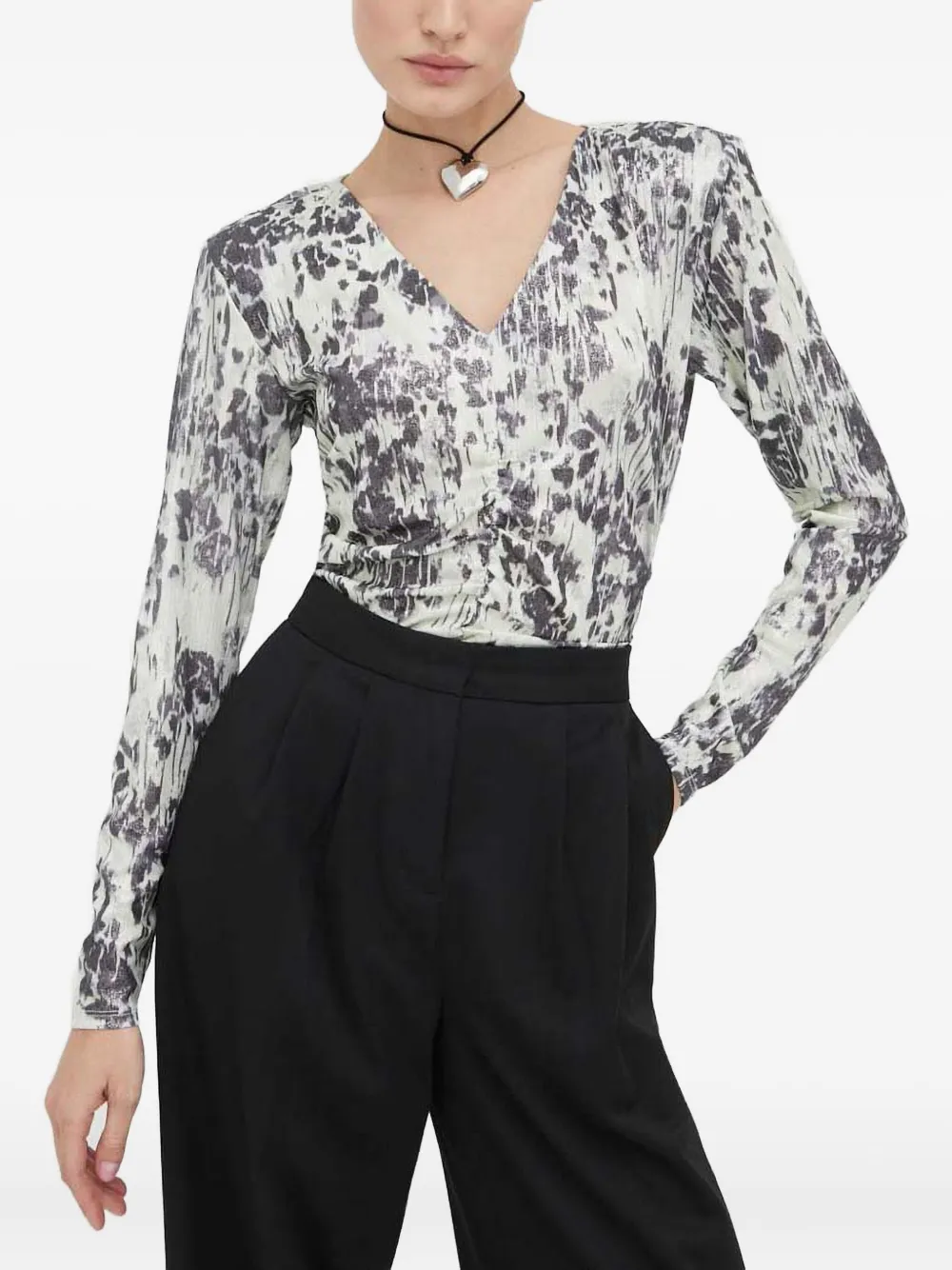 Блузка с V-образным вырезом и длинными рукавами Day Birger Et Mikkelsen, зеленый
Блузка с V-образным вырезом и длинными рукавами Day Birger Et Mikkelsen, зеленый