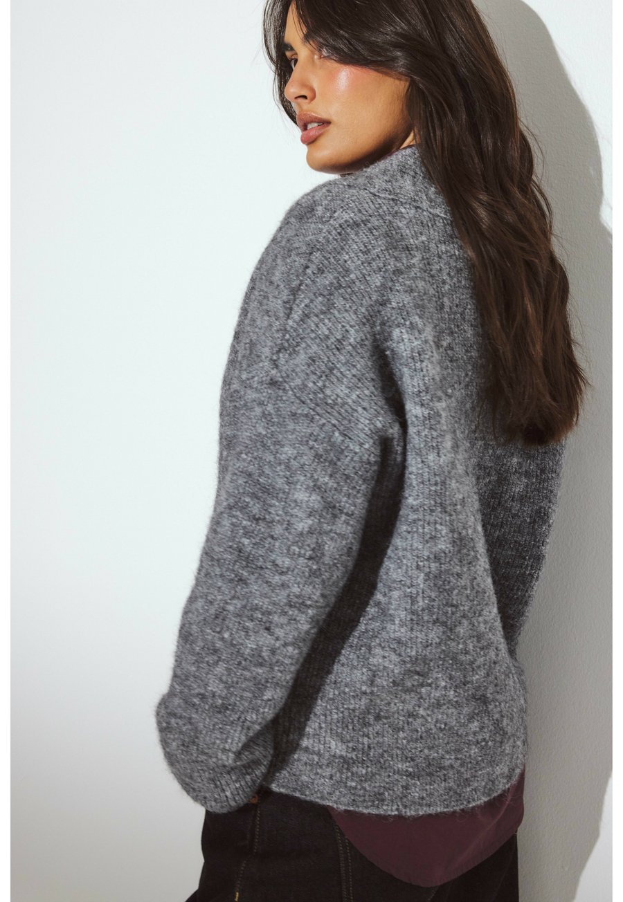 Джемпер NA-KD V-NECK , Grey Melange/Grey
Джемпер NA-KD V-NECK , Grey Melange/Grey