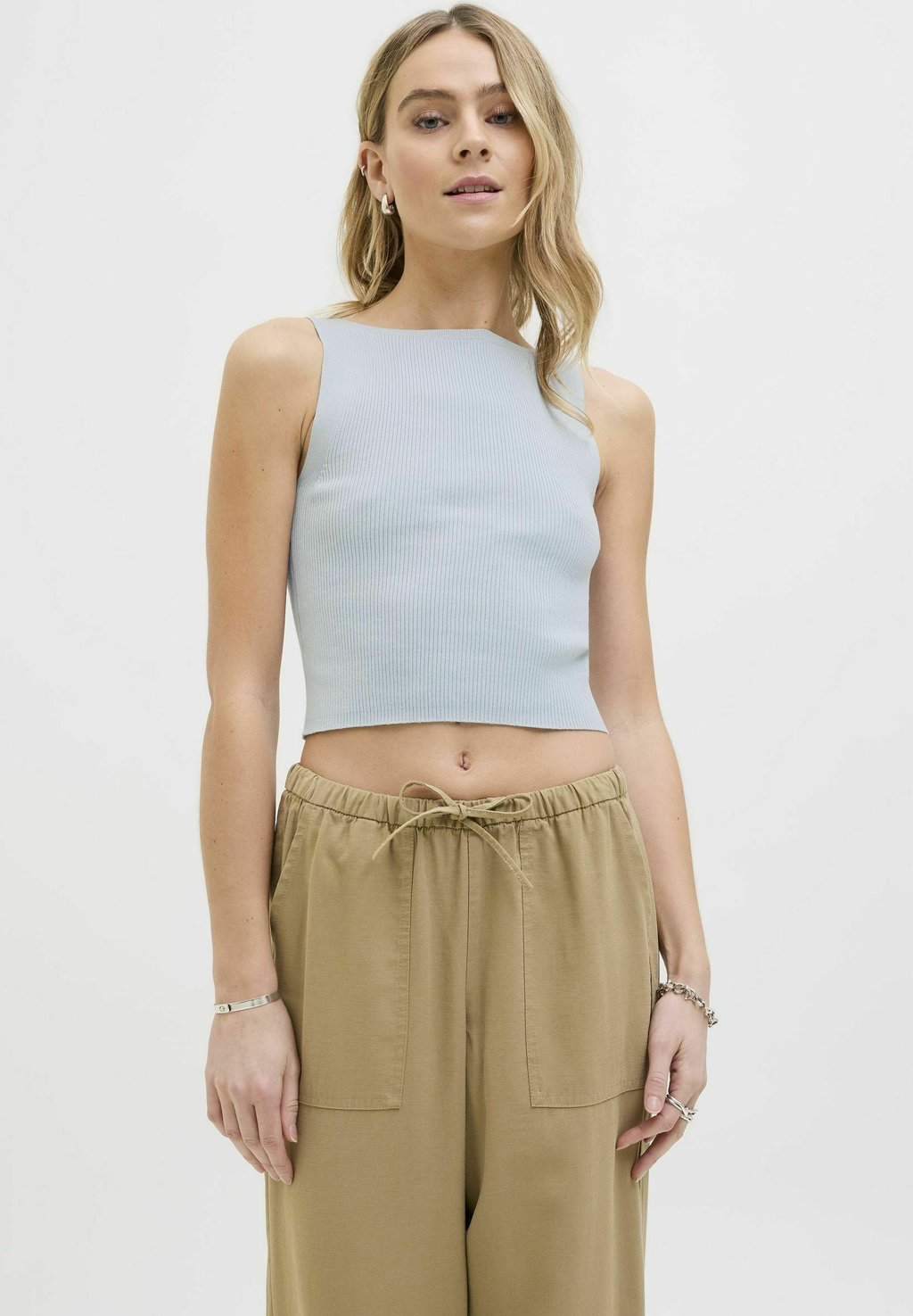 Топ JJXX, светло-голубой
Топ JJXX, светло-голубой