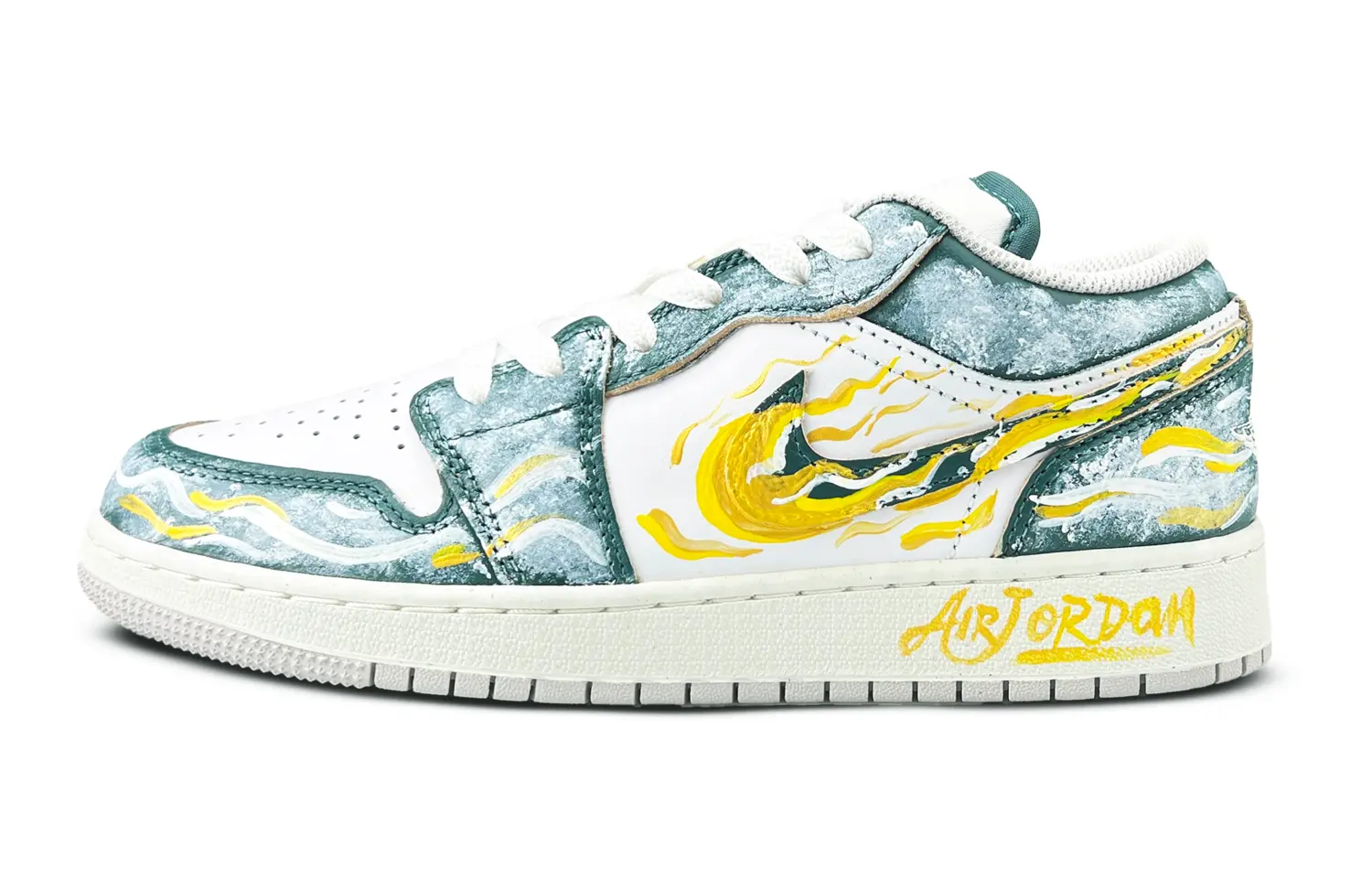 Jordan Кроссовки Air 1 Gold Touch Charm Low Top Vintage баскетбольные унисекс белые, цвет White
Jordan Кроссовки Air 1 Gold Touch Charm Low Top Vintage баскетбольные унисекс белые, цвет White