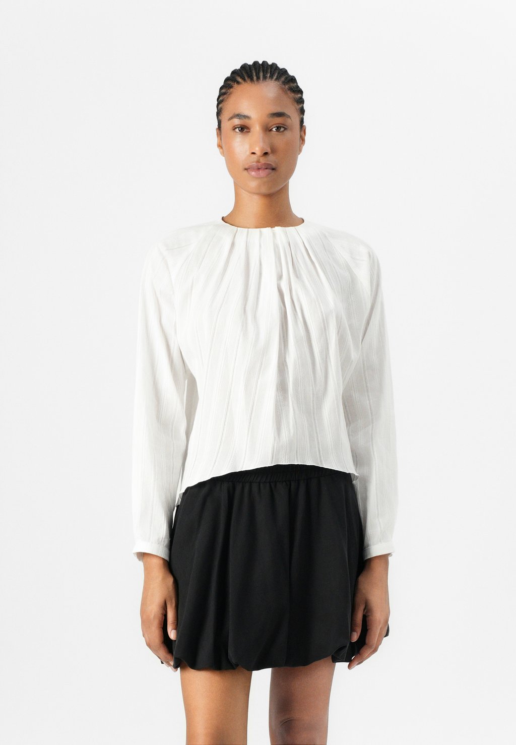 Блуза SEETHA DRYKORN, кремовый
Блуза SEETHA DRYKORN, кремовый