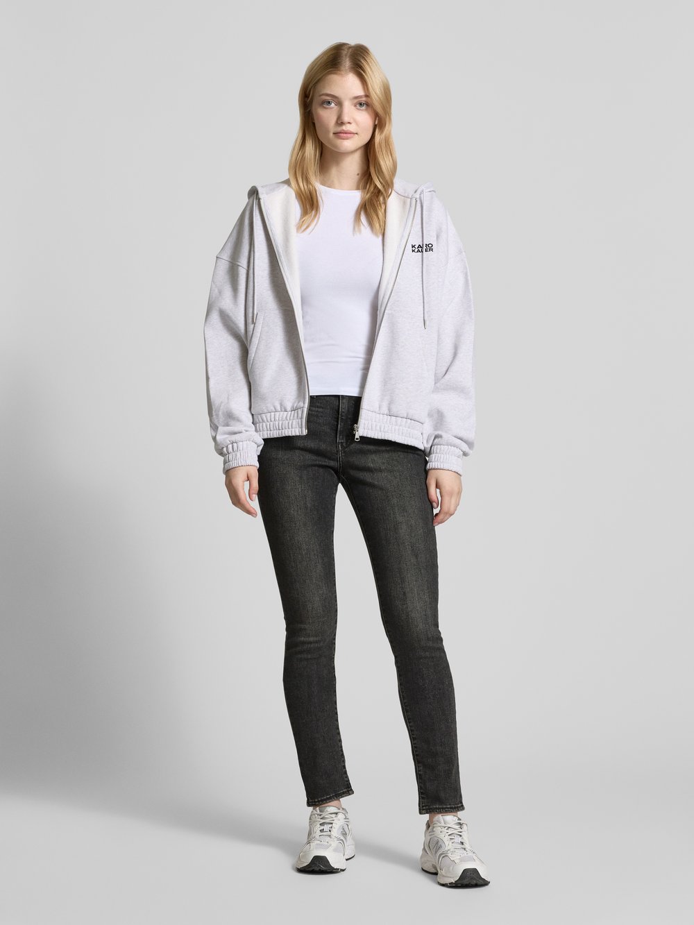 Джинсы с нашивкой-лейблом модель '311 SHAPING SKINNY' модель 311 SHAPING SKINNY Levi's 300, антрацит
Джинсы с нашивкой-лейблом модель '311 SHAPING SKINNY' модель 311 SHAPING SKINNY Levi's 300, антрацит