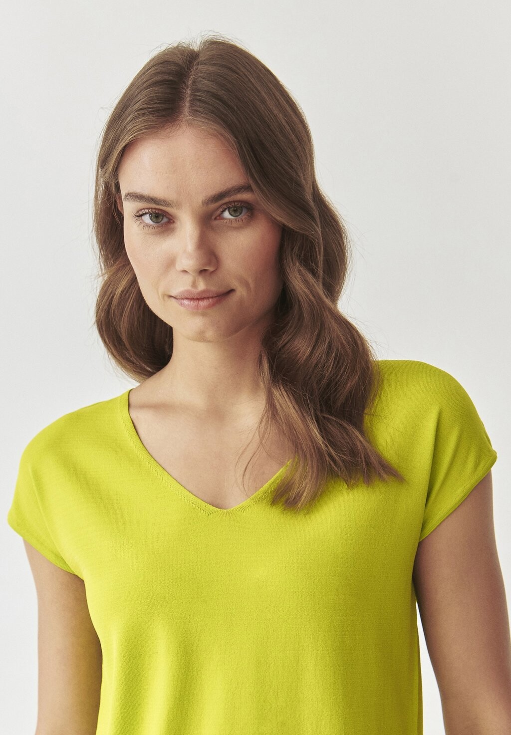 Базовая футболка ESTERE TATUUM, светло-зеленый
Базовая футболка ESTERE TATUUM, светло-зеленый