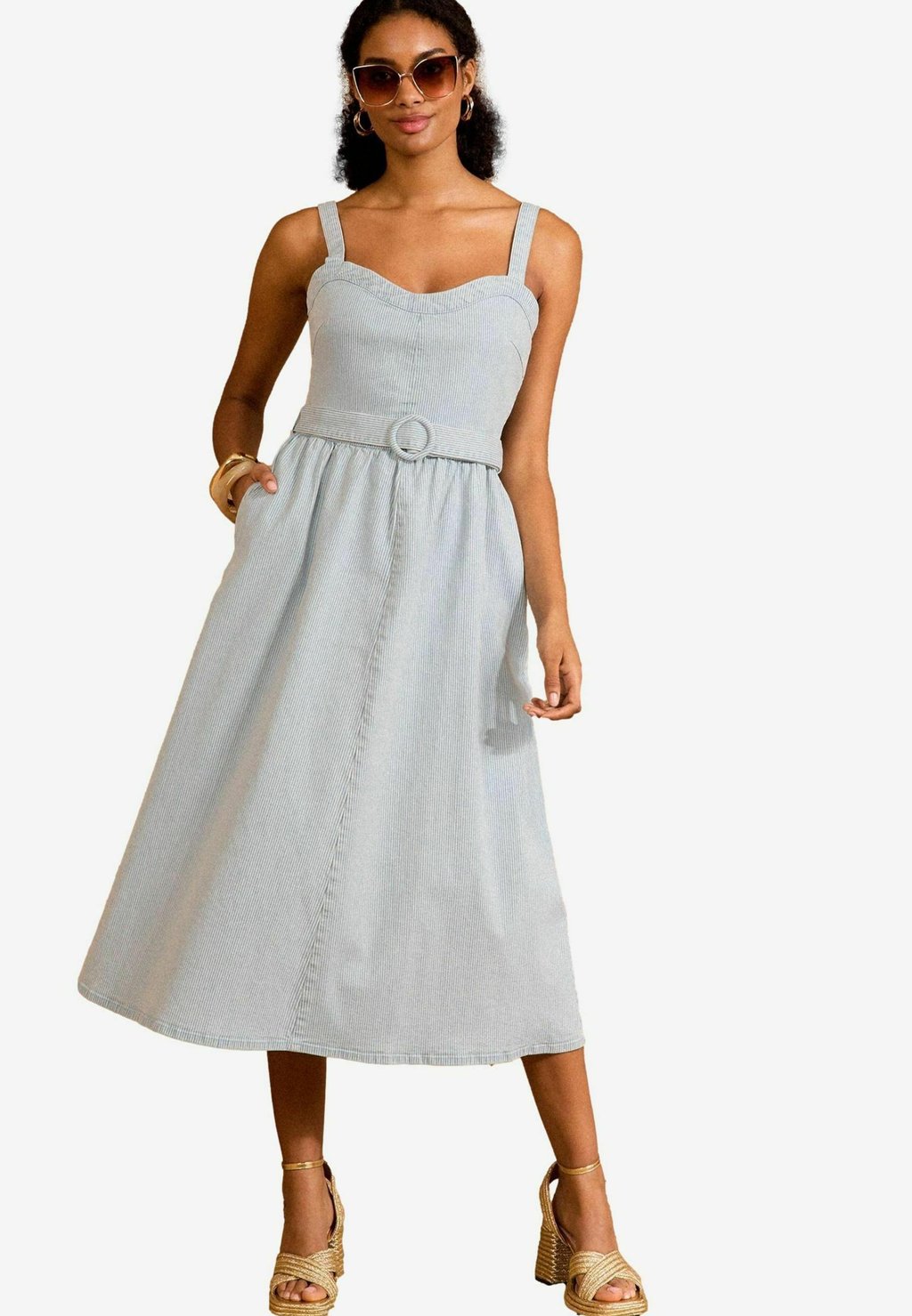 Джинсовое платье REGULAR FIT - MIDI . Love & Roses, синий
Джинсовое платье REGULAR FIT - MIDI . Love & Roses, синий