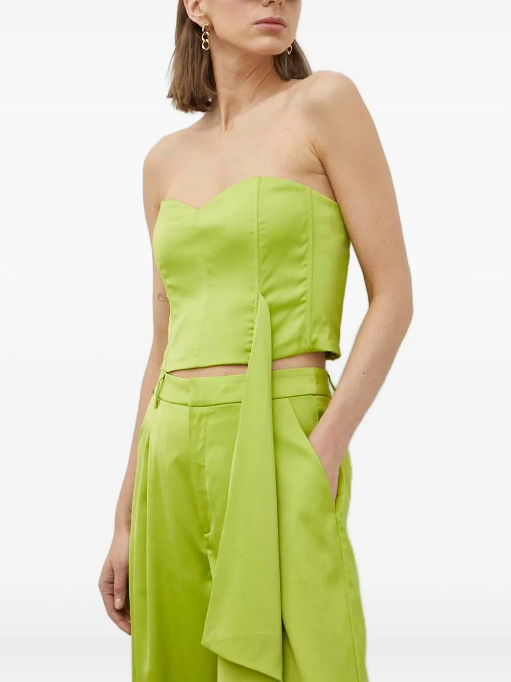 Топ с вырезом "сердечко" и отделкой в технике "смок" Gestuz, зеленый
Топ с вырезом "сердечко" и отделкой в технике "смок" Gestuz, зеленый