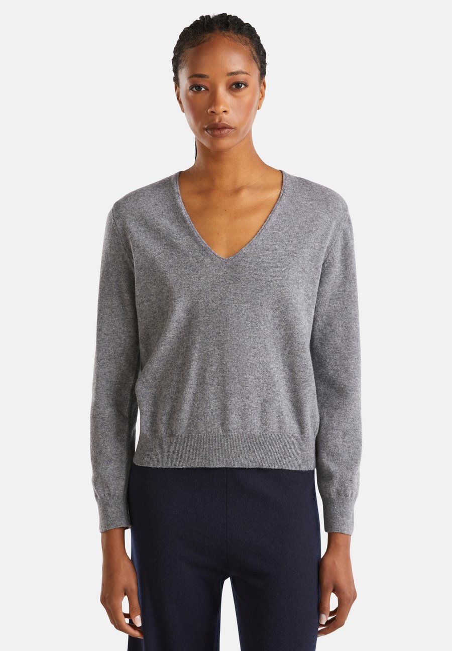 Джемпер United Colors of Benetton V-NECK, Grey
Джемпер United Colors of Benetton V-NECK, Grey