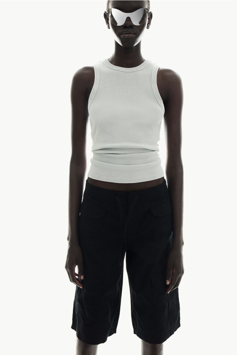 Шорты-Бермуды карго H&M, черный
Шорты-Бермуды карго H&M, черный