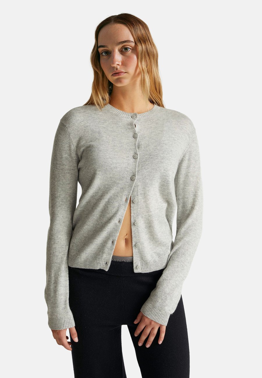Кардиган United Colors of Benetton CARDIGAN , Light Grey
Кардиган United Colors of Benetton CARDIGAN , Light Grey