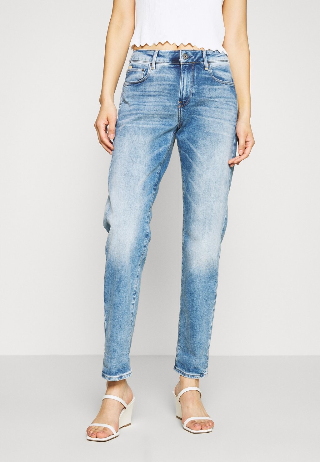 Джинсы свободного кроя G-Star
Джинсы свободного кроя G-Star