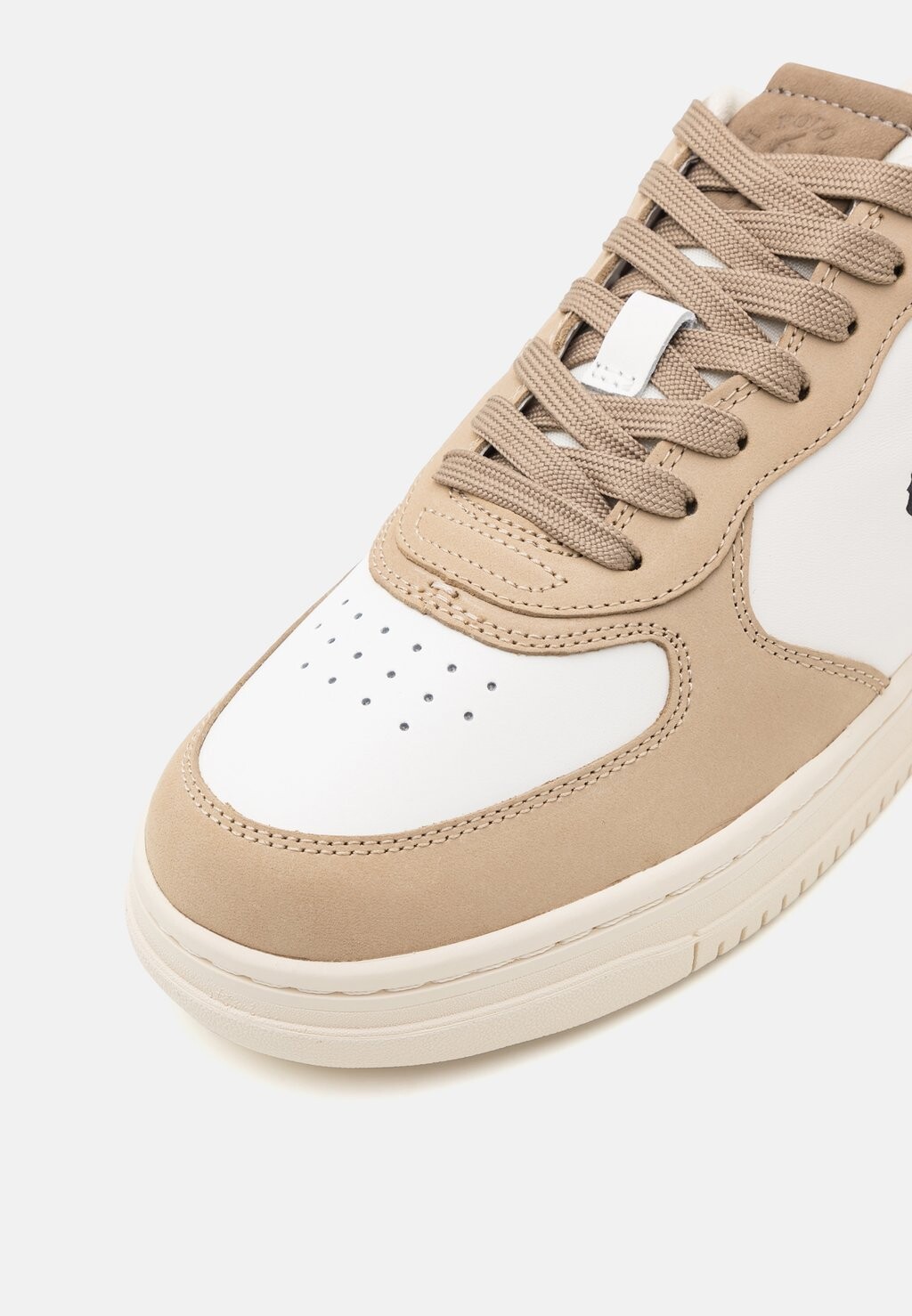 Кроссовки MASTERS COURT NUBUCK & LEATHER SNEAKER UNISEX Polo Ralph Lauren, серый
Кроссовки MASTERS COURT NUBUCK & LEATHER SNEAKER UNISEX Polo Ralph Lauren, серый