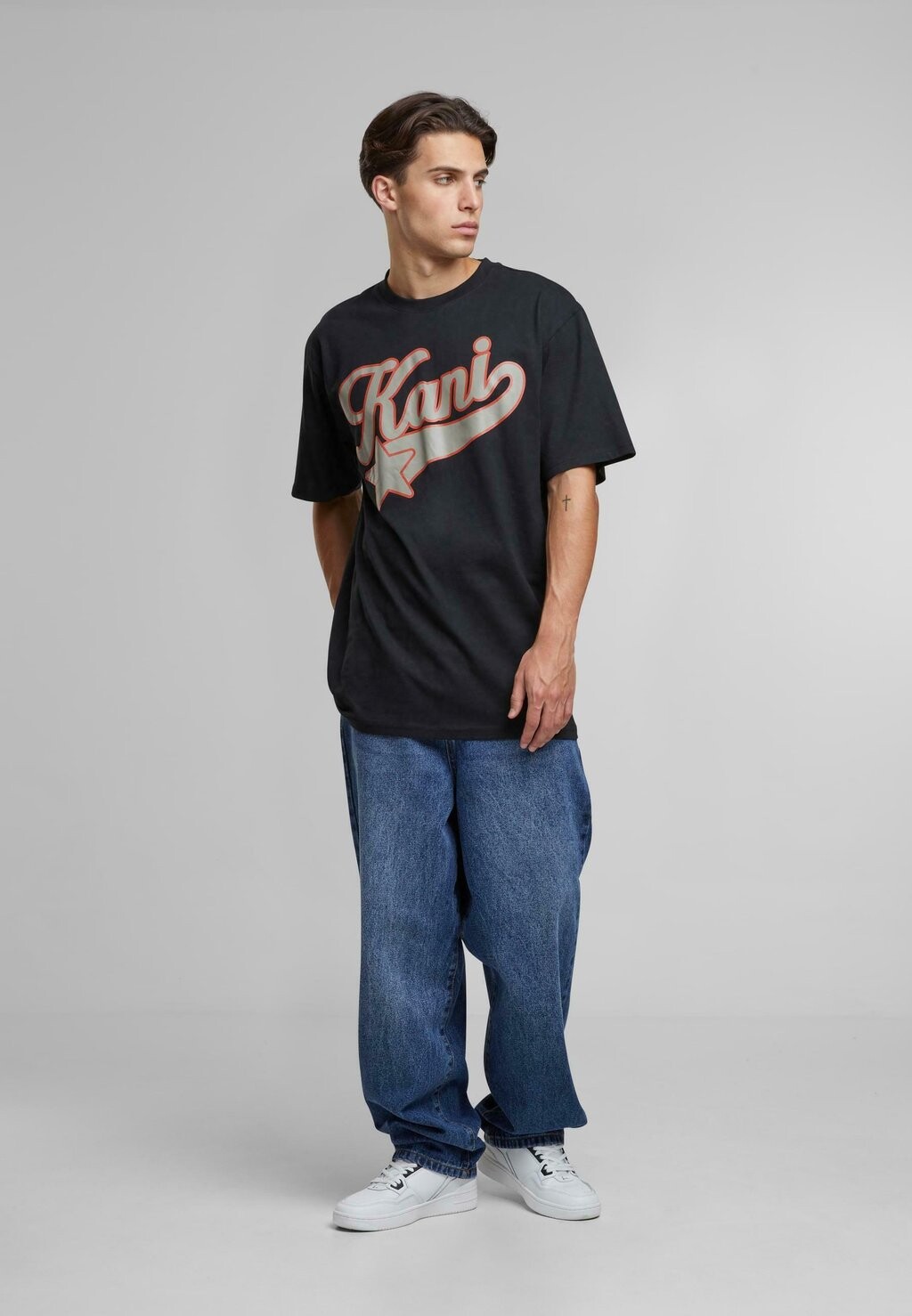 Футболка с принтом Karl Kani, черный
Футболка с принтом Karl Kani, черный