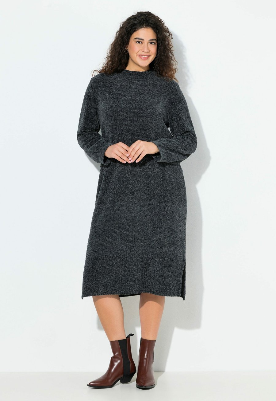 Платье Ulla Popken Jumper dress, Graphite Grey/Grey
Платье Ulla Popken Jumper dress, Graphite Grey/Grey