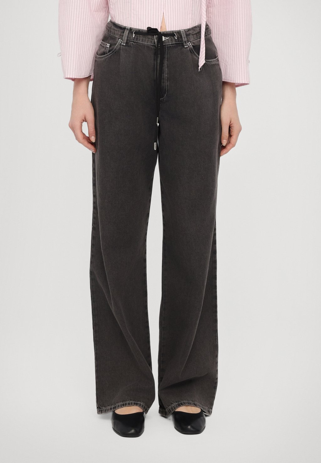 Джинсы свободного кроя NANNY Baum und Pferdgarten, серый
Джинсы свободного кроя NANNY Baum und Pferdgarten, серый