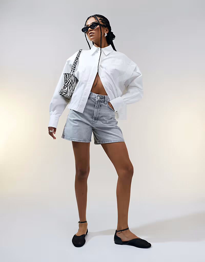 Джинсовые шорты в сером цвете Asos Design
Джинсовые шорты в сером цвете Asos Design