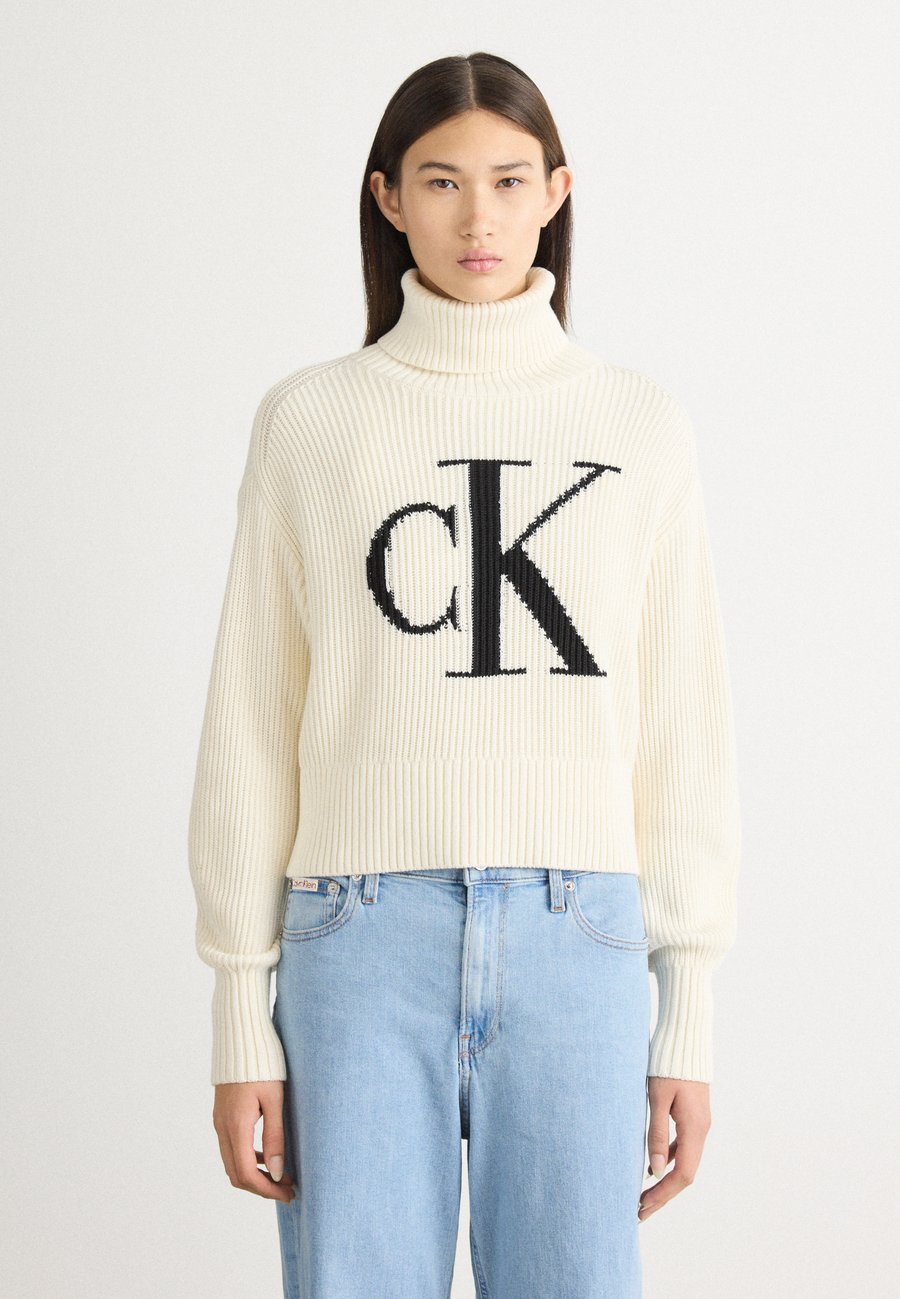 Джемпер Calvin Klein Jeans BLOWN UP LOOSE SWEATER CONTRA, Ivory/Off-White
Джемпер Calvin Klein Jeans BLOWN UP LOOSE SWEATER CONTRA, Ivory/Off-White