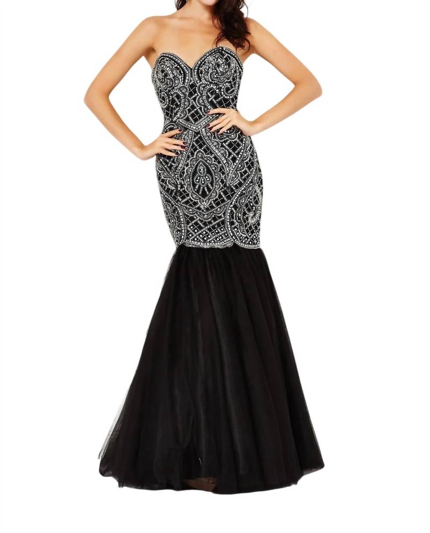 Длинное выпускное платье черного цвета Angela & Alison
Длинное выпускное платье черного цвета Angela & Alison