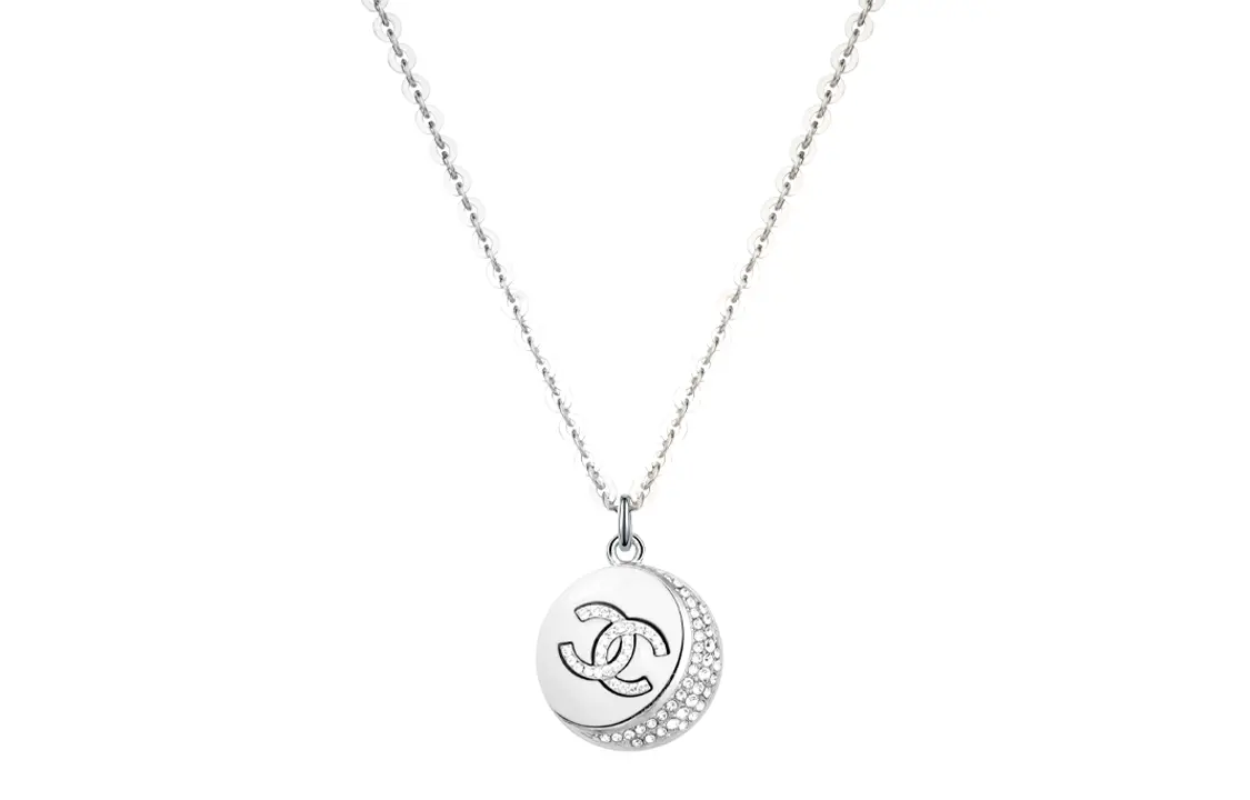 CHANEL Шнурковое ожерелье Women's Silver
CHANEL Шнурковое ожерелье Women's Silver
