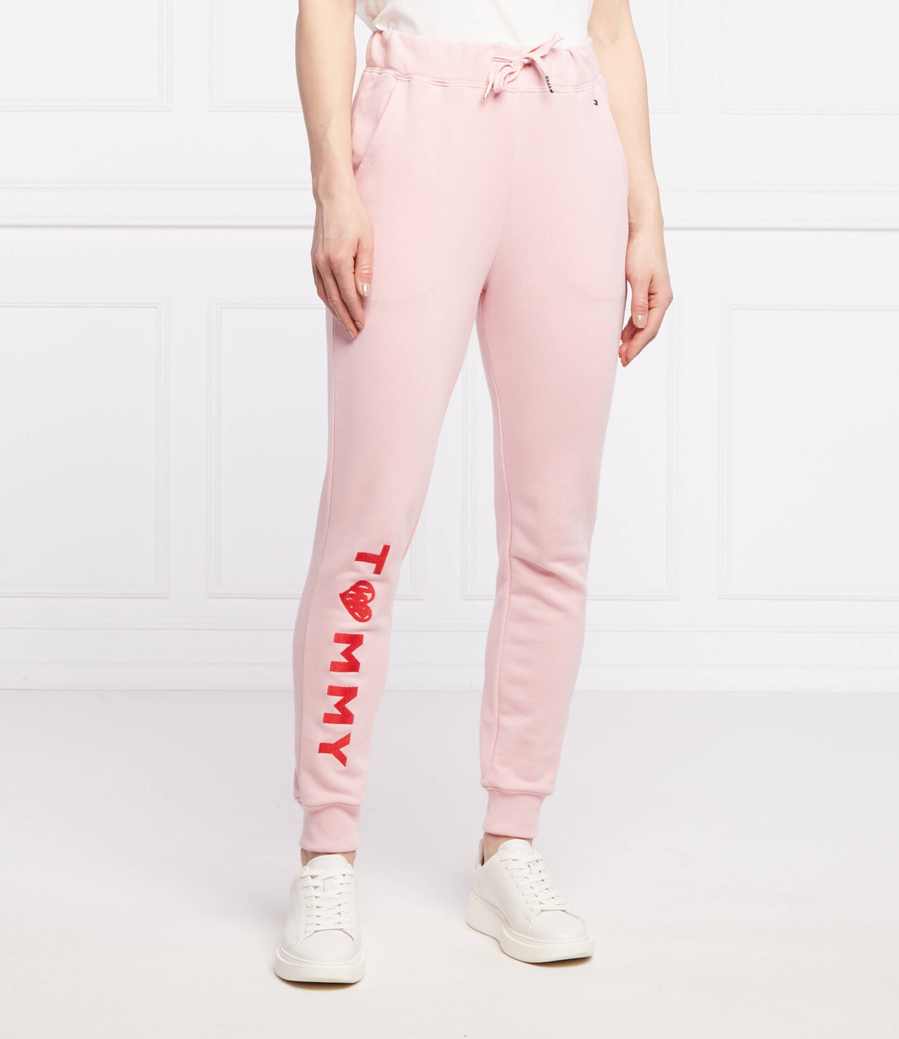 Спортивные брюки Tommy Hilfiger regular fit, пудрово-розовый
Спортивные брюки Tommy Hilfiger regular fit, пудрово-розовый