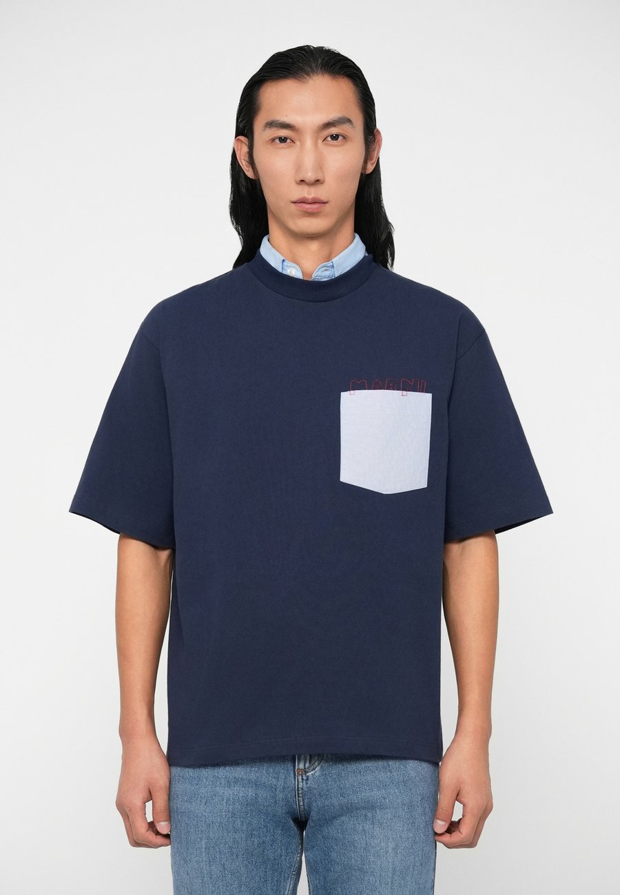 Футболка Marni Print T-shirt, Blumarine/Dark Blue, Синий, Футболка Marni Print T-shirt, Blumarine/Dark Blue
Футболка Marni Print T-shirt, Blumarine/Dark Blue, Синий, Футболка Marni Print T-shirt, Blumarine/Dark Blue