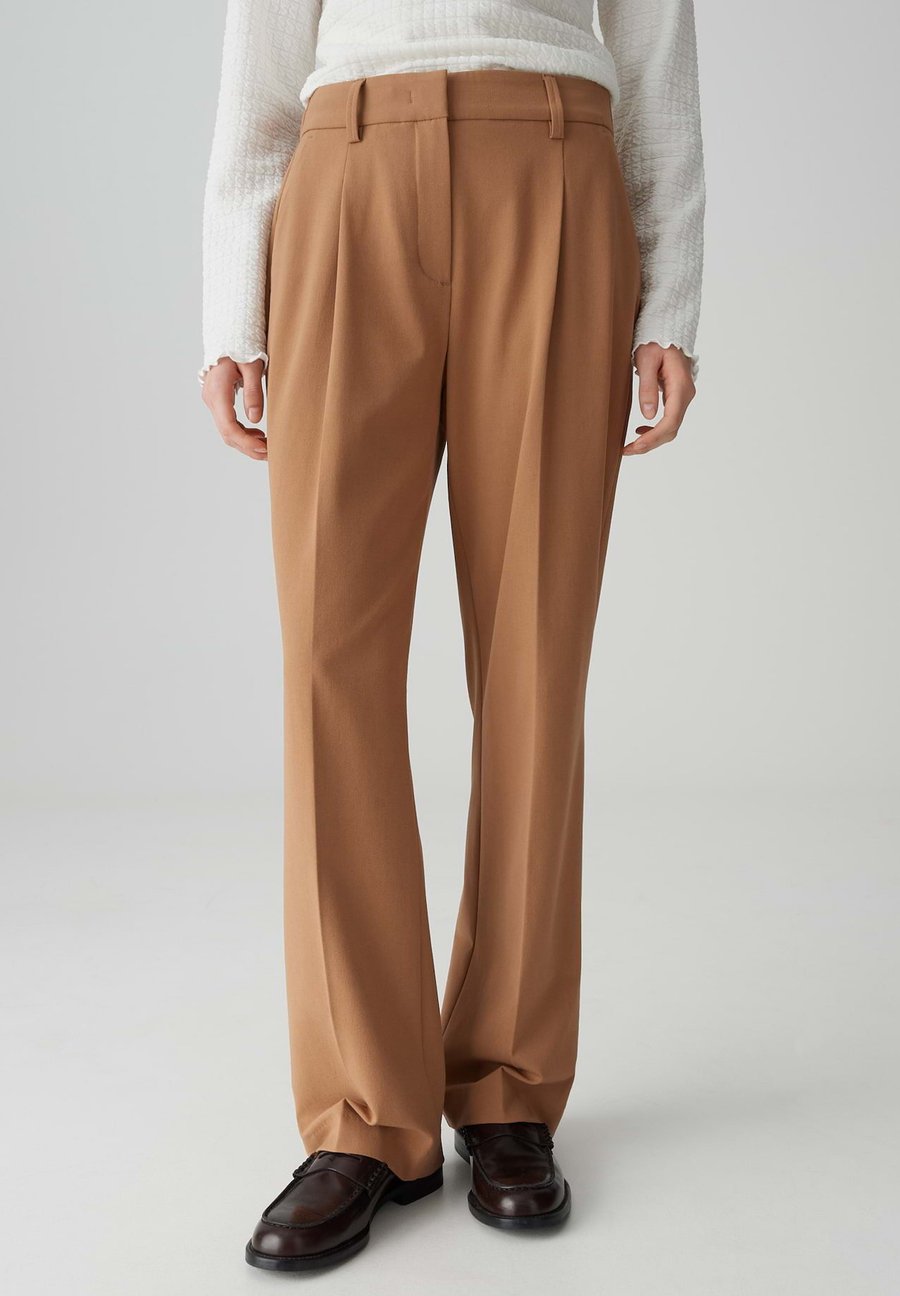 Брюки OPUS PANTS MID RISE WIDE LEG, Golden Oak/Brown
Брюки OPUS PANTS MID RISE WIDE LEG, Golden Oak/Brown