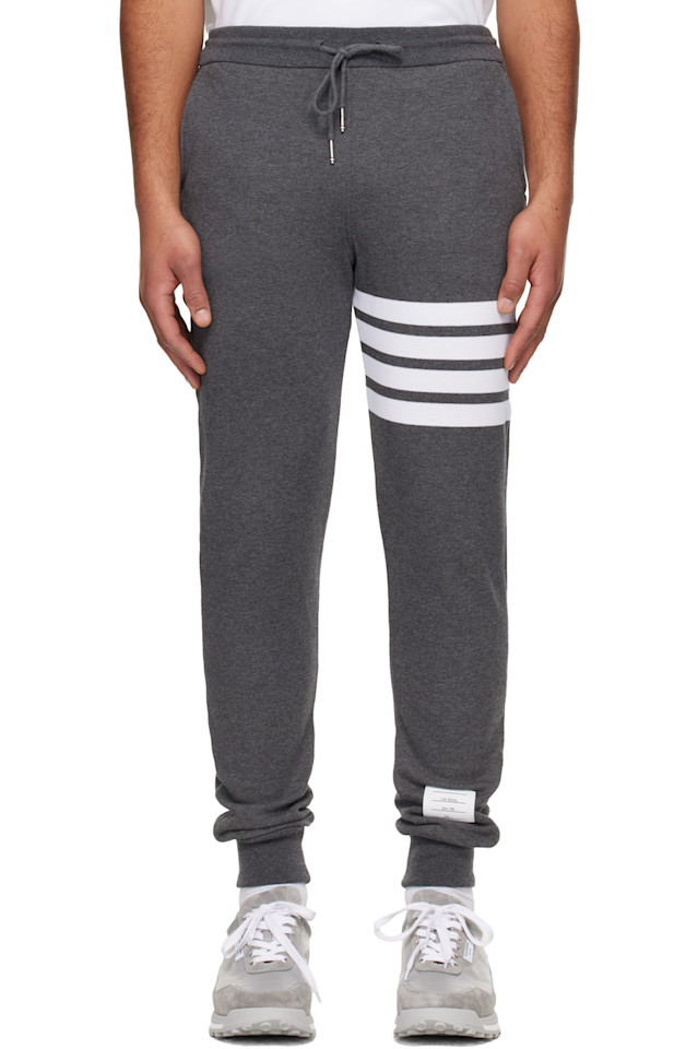Thom Browne Классические серые спортивные штаны с петлевой спинкой и четырьмя полосами
Thom Browne Классические серые спортивные штаны с петлевой спинкой и четырьмя полосами