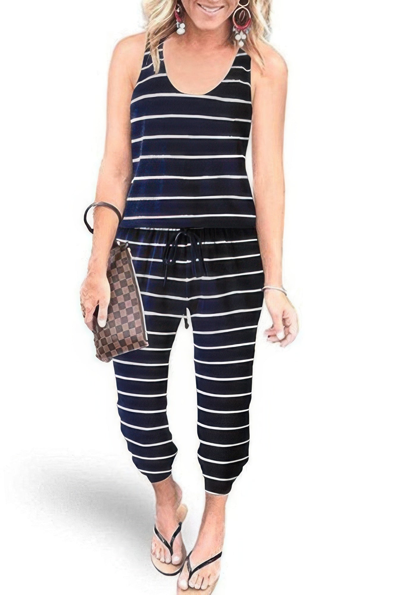 Безрукавный комбинезон с квадратным вырезом и завязками TRUEDAMES, темно-синий
Безрукавный комбинезон с квадратным вырезом и завязками TRUEDAMES, темно-синий