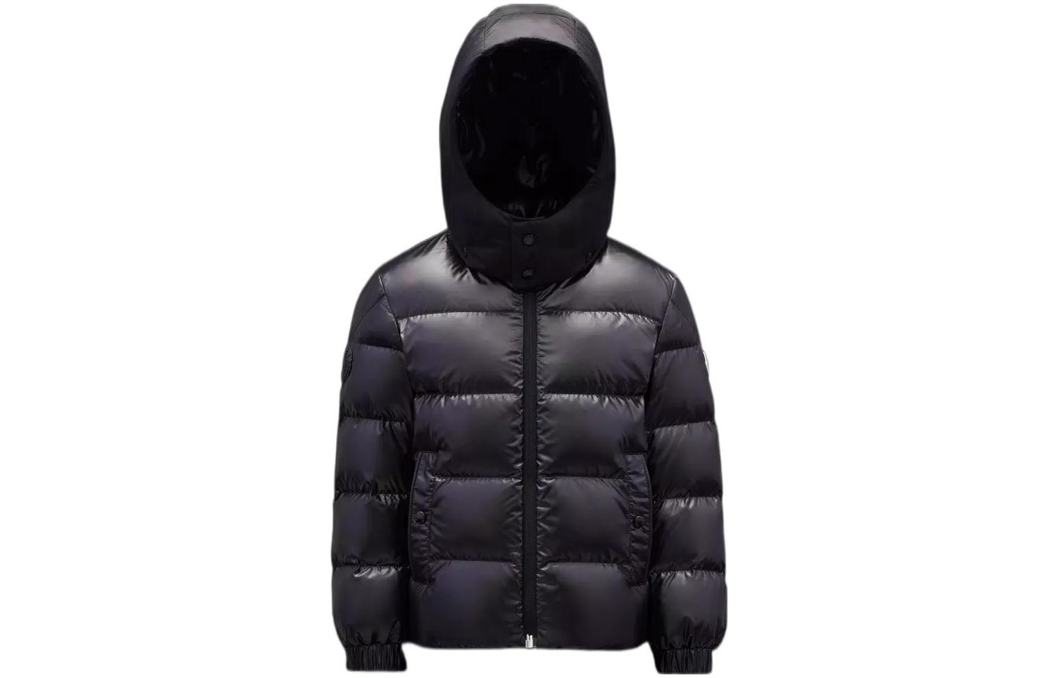 Moncler Детская черная пуховая куртка
Moncler Детская черная пуховая куртка