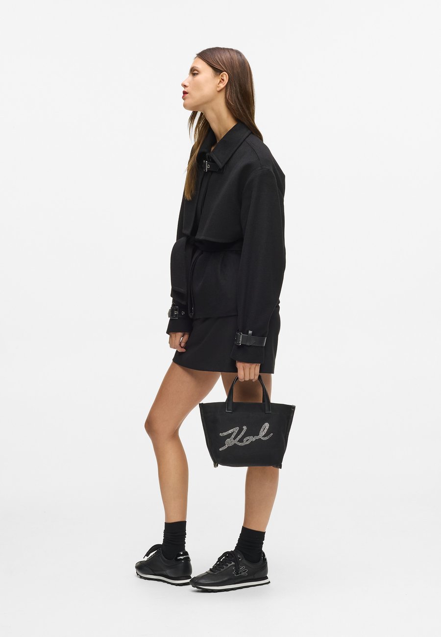 Сумка KARL LAGERFELD SIGNATURE , Black
Сумка KARL LAGERFELD SIGNATURE , Black
