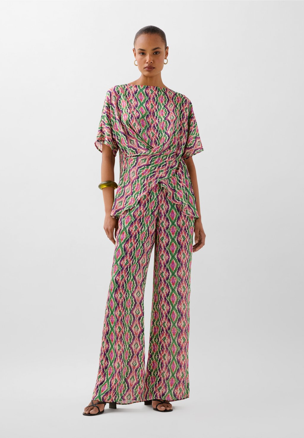 Блуза ROMBO PRINT Scalpers, фиолетовый
Блуза ROMBO PRINT Scalpers, фиолетовый