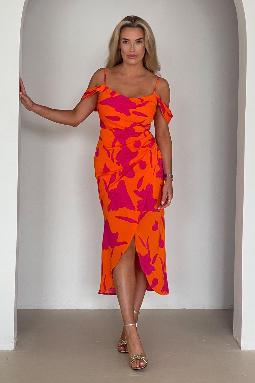 Платье миди Camila с открытыми плечами и запахом Girl In Mind, оранжевый
Платье миди Camila с открытыми плечами и запахом Girl In Mind, оранжевый