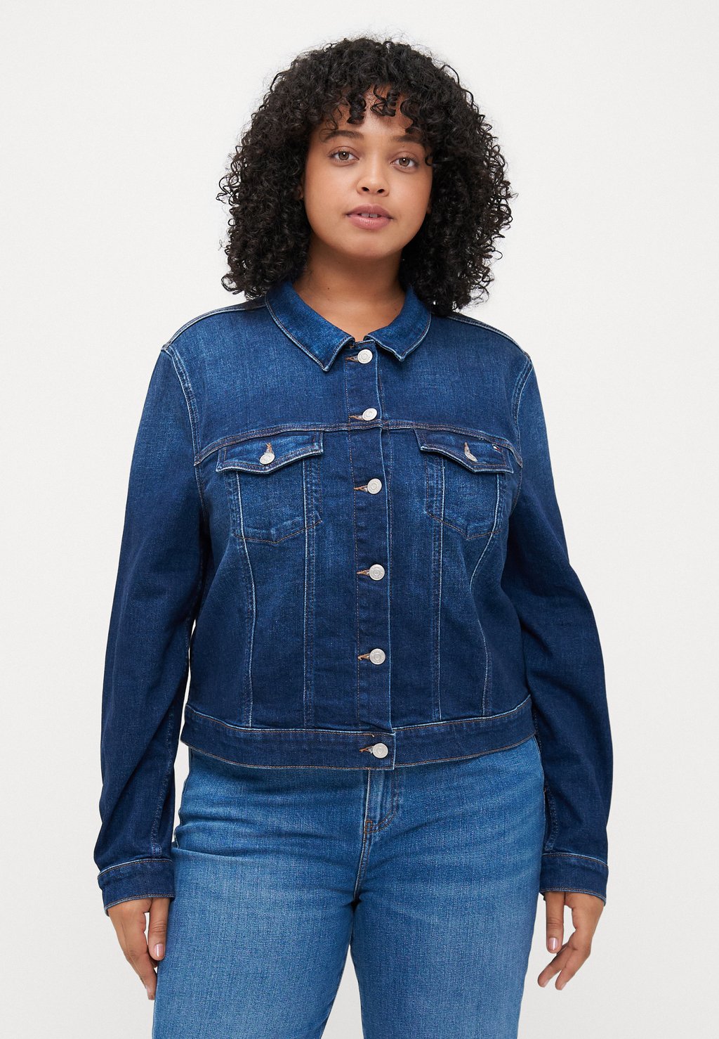 Джинсовая куртка SLIM JACKET Tommy Hilfiger Curve, цвет New Doreen 
Джинсовая куртка SLIM JACKET Tommy Hilfiger Curve, цвет New Doreen