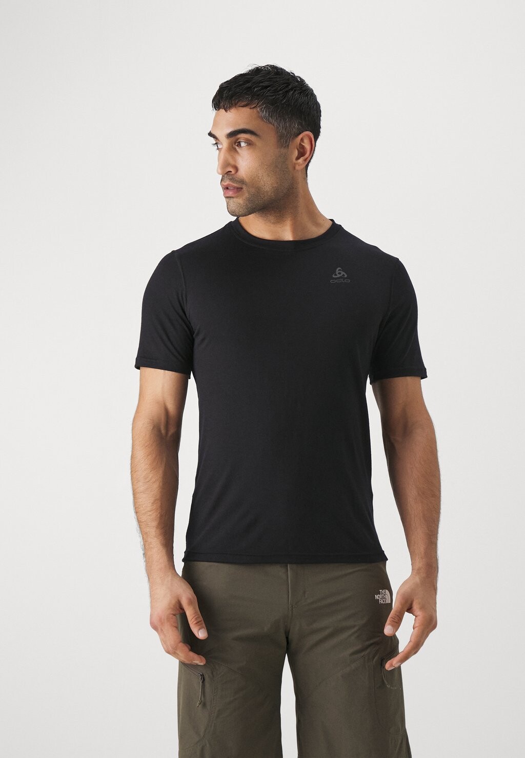 Базовая футболка Crew Neck ODLO, черный
Базовая футболка Crew Neck ODLO, черный