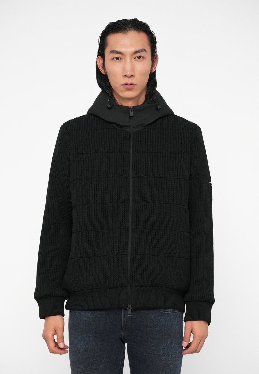 Куртка EA7 Emporio Armani MOUNTAIN JACKET SPECIAL, Black
Куртка EA7 Emporio Armani MOUNTAIN JACKET SPECIAL, Black